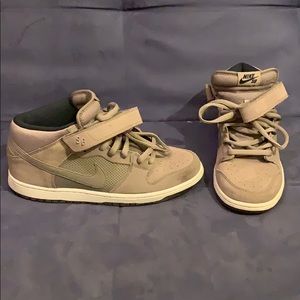 Nike sb dunk mids